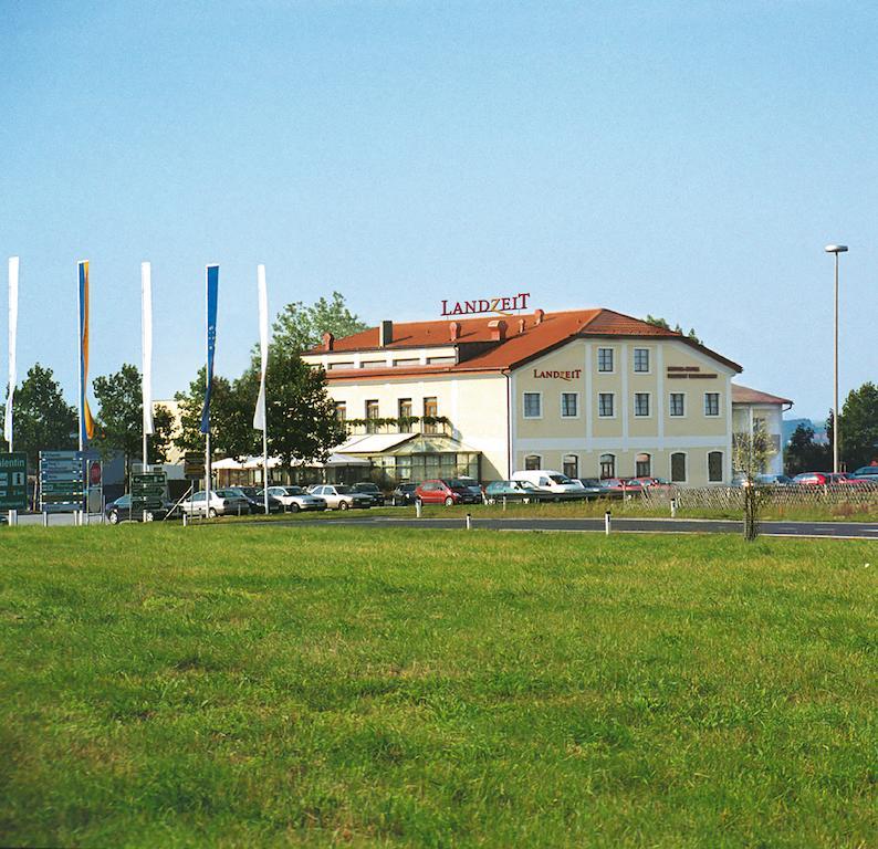 Landzeit Motor-Hotel St. Valentin Eksteriør bilde